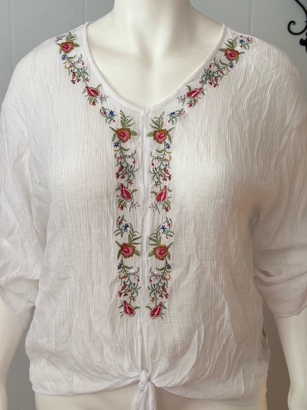 Zac & Rachel Boho Women's White Embroidered Top  Blouse Size XL Never Worn